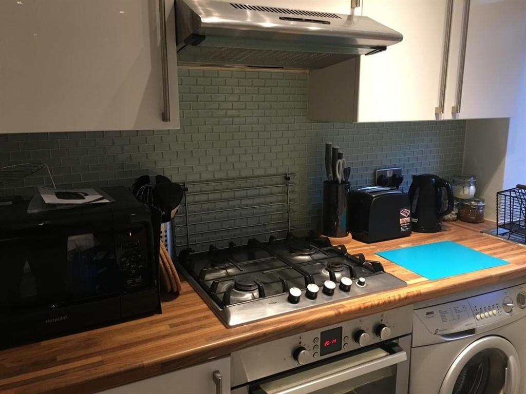 Marble Apartments Effra Court London Room photo